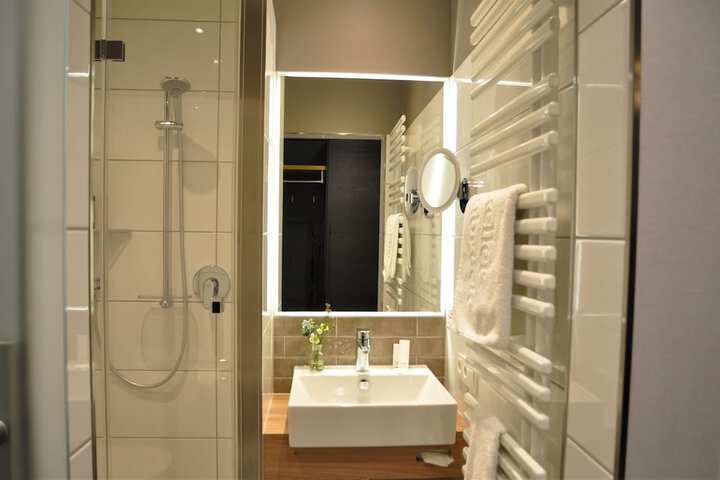 Room 25 of 54