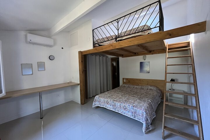 Room 8 of 63