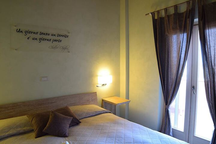 Room 13 of 34