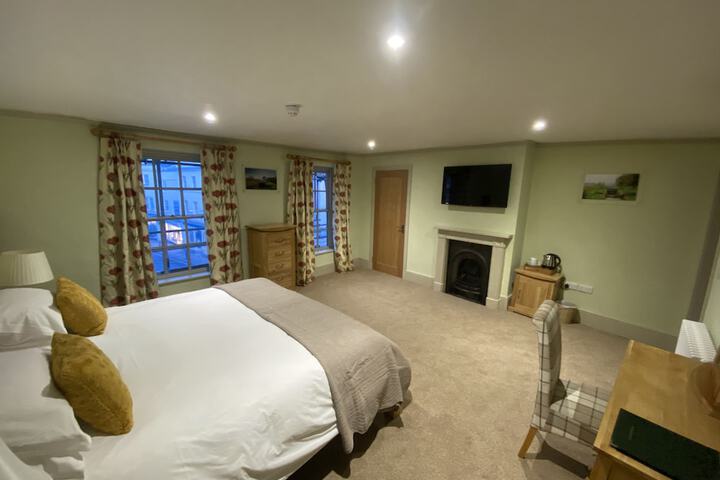 Room 35 of 96