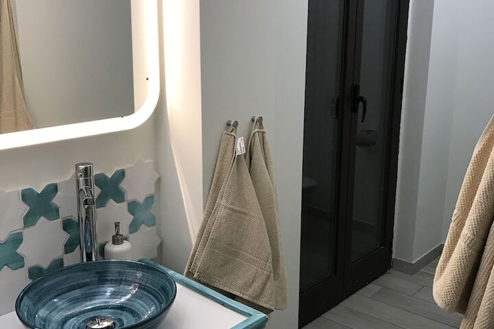 Room 12 of 26