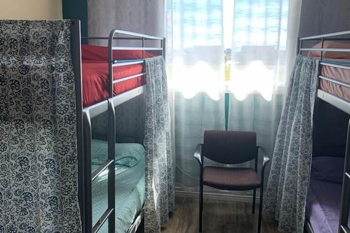 Room 9 of 38