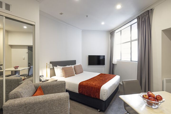 Room 10 of 29