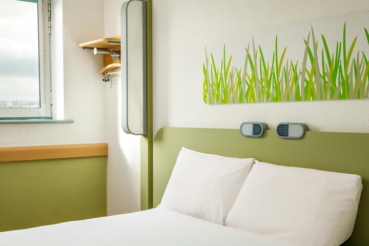 Room 13 of 47