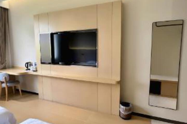Room 18 of 19