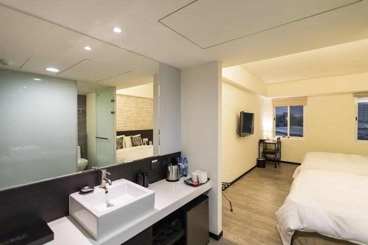 Room 34 of 61