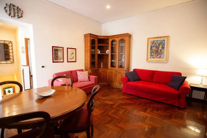 Room 4 of 16
