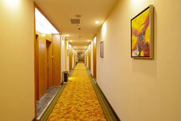 Ballroom/Hall 59 of 60