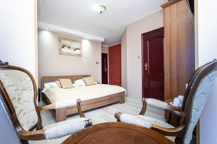 Room 37 of 168