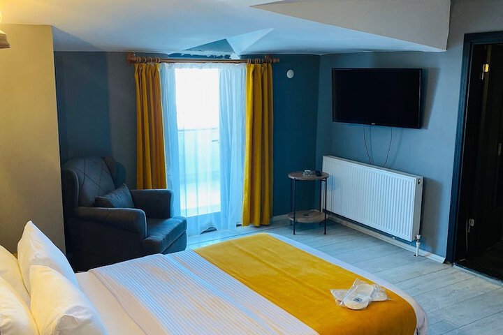Room 11 of 39