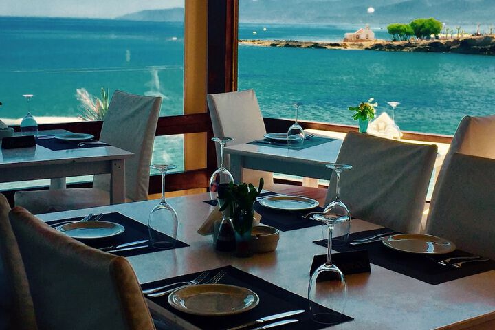 Dining 72 of 90