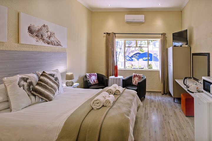 Room 14 of 32