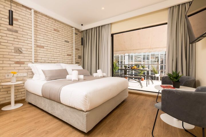 Room 35 of 111