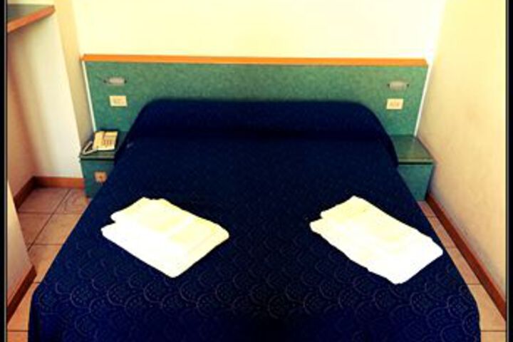 Room 3 of 19