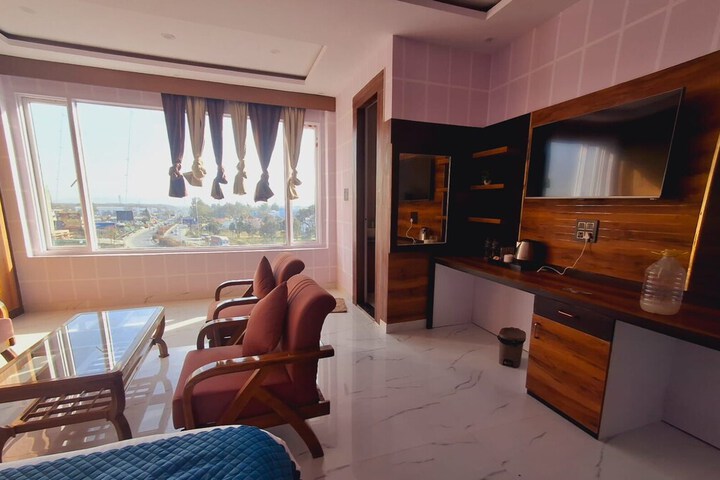 Room 12 of 29