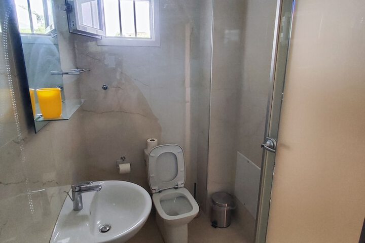 Room 5 of 82