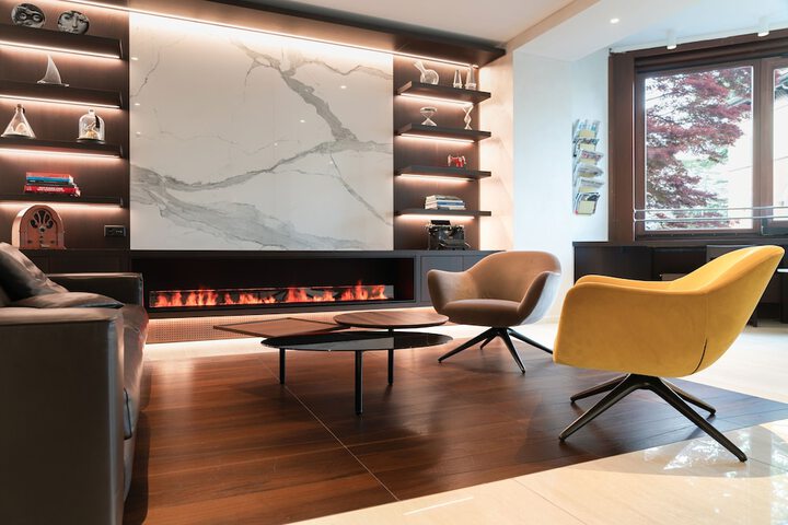 Lounge 34 of 52