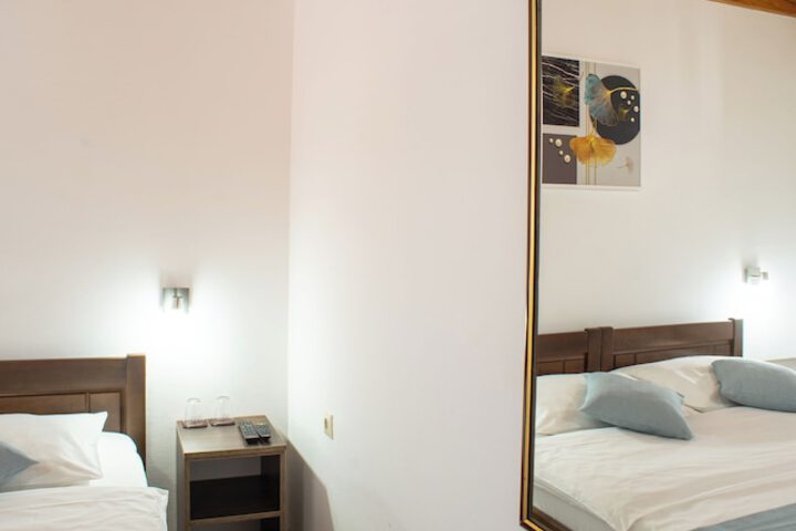 Room 15 of 22