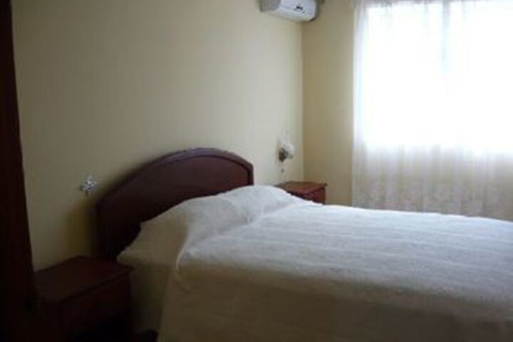 Room 9 of 18