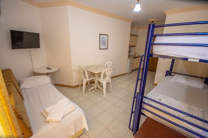 Room 28 of 86