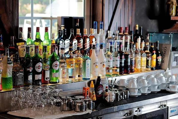 Lounge 56 of 64