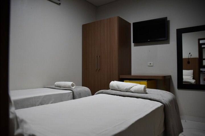 Room 28 of 48