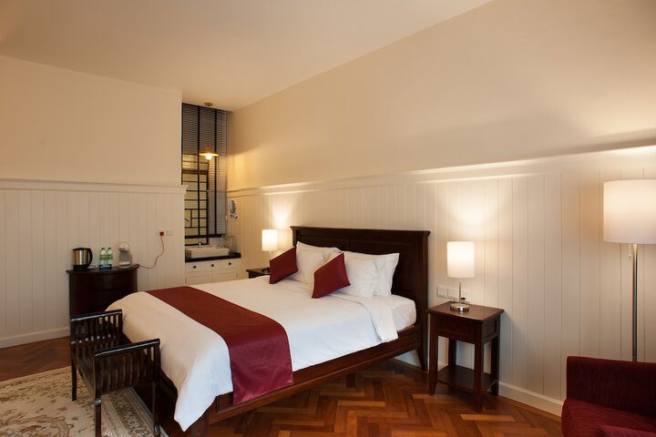 Room 8 of 34