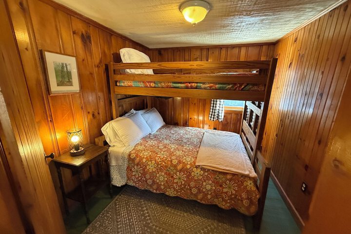 Room 40 of 212