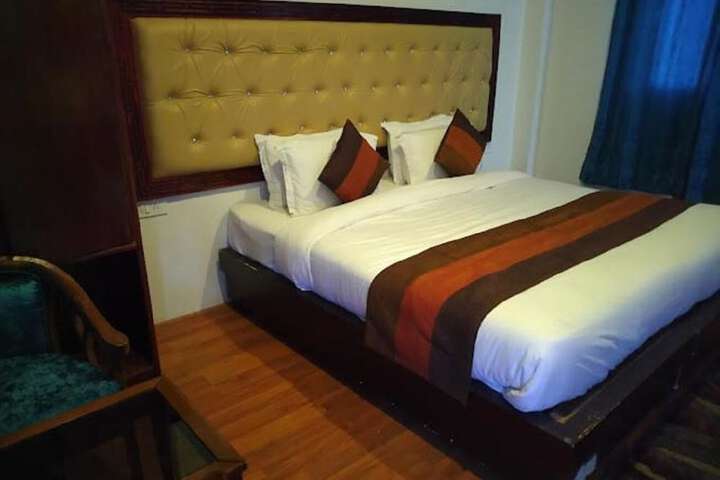 Room 2 of 23