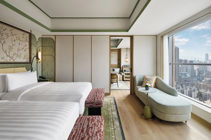 Room 2 of 37