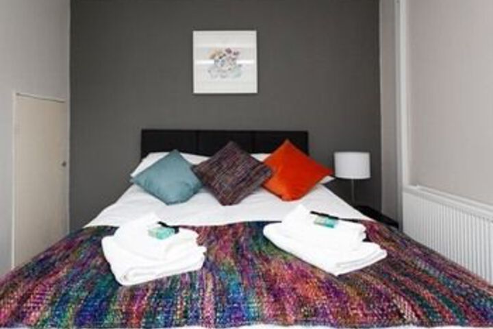 Room 9 of 26
