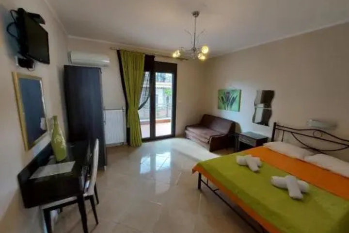Room 4 of 24