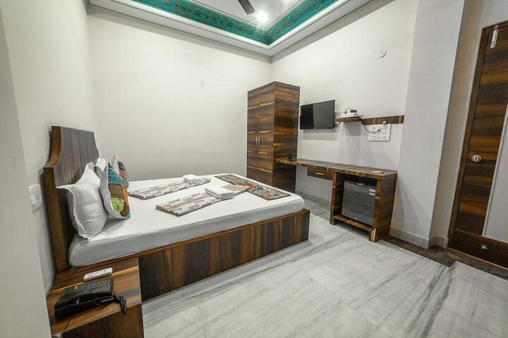 Room 21 of 26