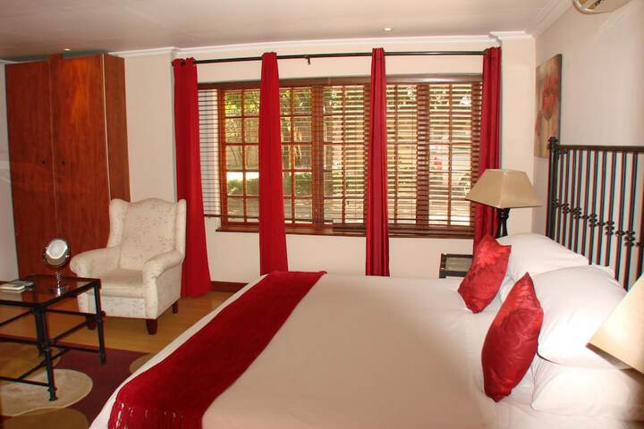 Room 14 of 83