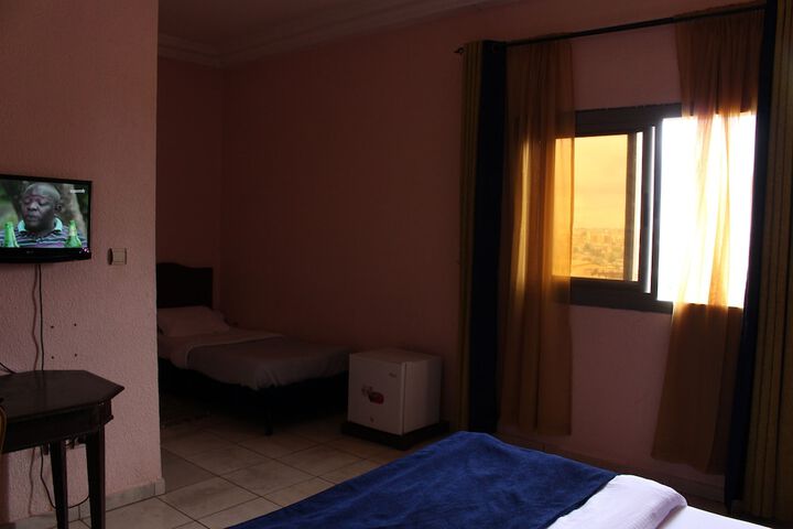 Room 3 of 10