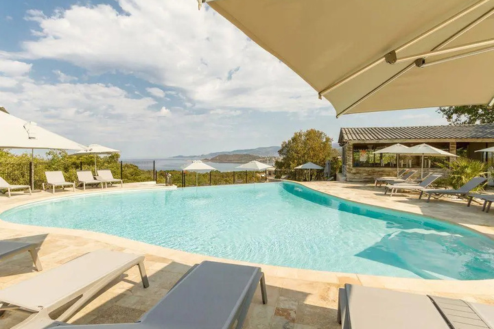 Pool 5 of 10