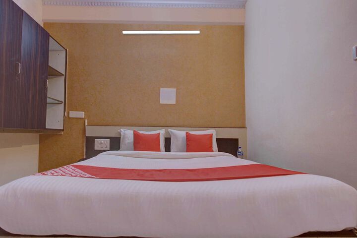 Room 16 of 28