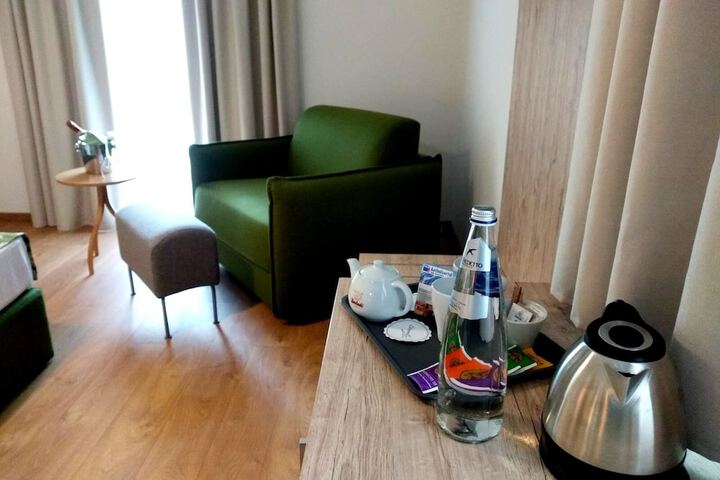 Room 17 of 35