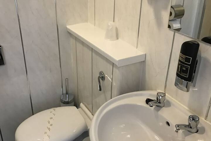 Room 62 of 82