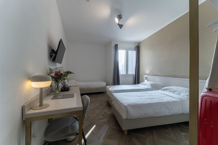 Room 44 of 62