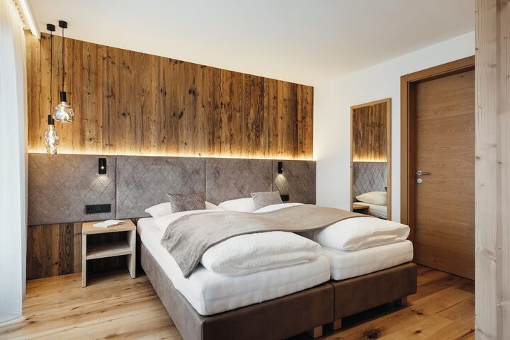 Room 18 of 108