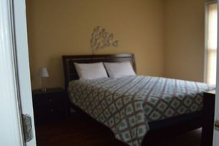 Room 9 of 18
