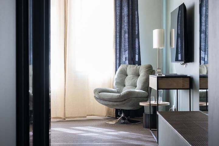 Room 6 of 47