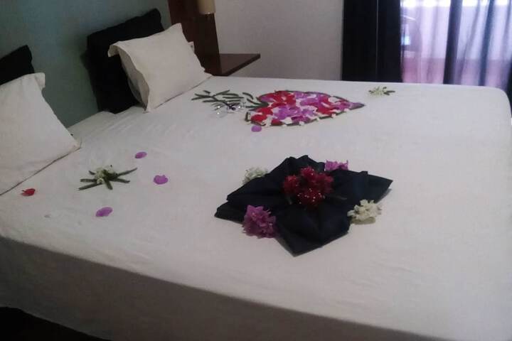 Room 4 of 33
