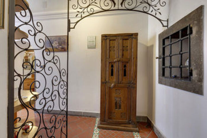 Room 68 of 71