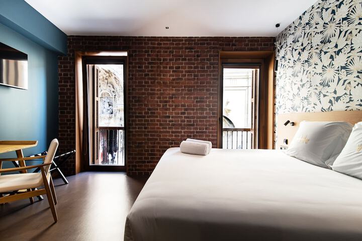Room 8 of 35