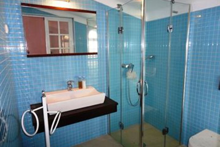 Room 4 of 30