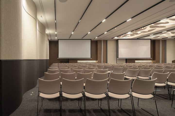 Business Center 314 of 357
