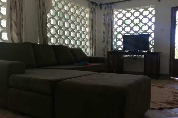 Room 13 of 34
