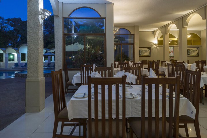 Dining Photos